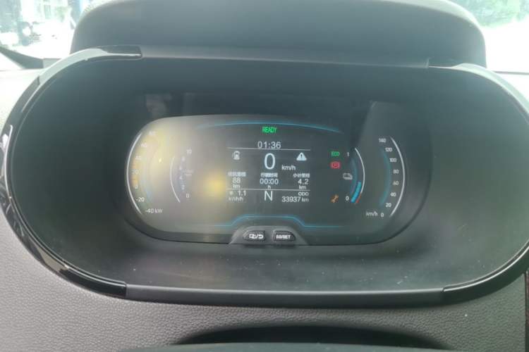Used Chery QQ Little Ant 2022 Revised Version Sweet Pink Edition Half-Sugar Version Lithium Iron Phosphate 30.7 kWh 30 kW 301 km Instrument Cluster