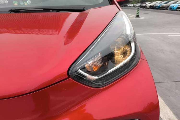 Used Chery QQ Little Ant 2022 Revised Version Sweet Pink Edition Half-Sugar Version Lithium Iron Phosphate 30.7 kWh 30 kW 301 km Left Front Headlight