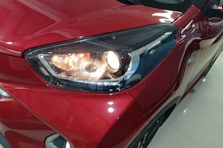 Used Chery QQ Little Ant 2022 Sweet Pink Edition Half-Sugar Version 3-Cell Lithium 30kW 301km Left Front Headlight