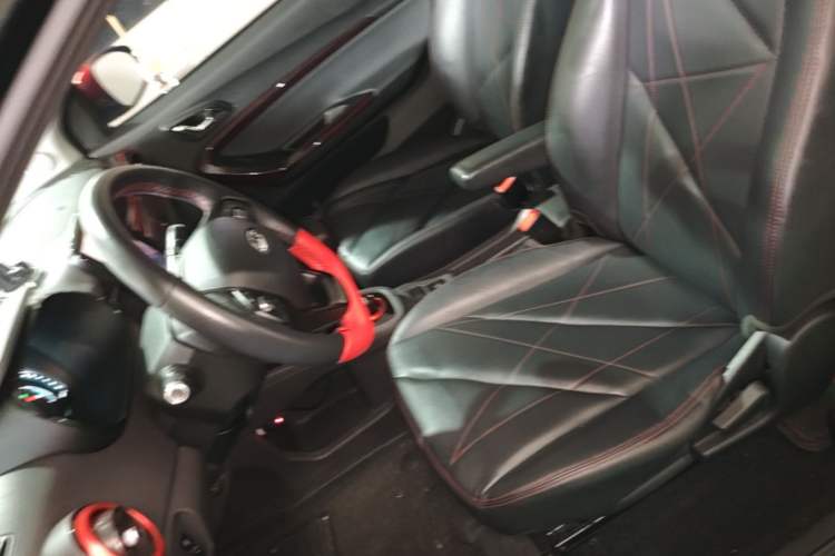 Used Chery QQ Little Ant 2022 Revised Version Sweet Pink Edition Half-Sugar Version Lithium Iron Phosphate 30.7 kWh 30 kW 301 km Left Front Seat
