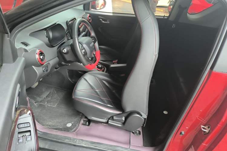 Used Chery QQ Little Ant 2022 Sweet Pink Edition Half-Sugar Version 3-Cell Lithium 30kW 301km Left Front Seat