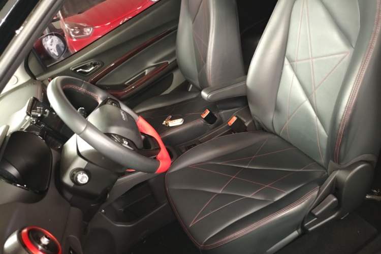 Used Chery QQ Little Ant 2022 Sweet Pink Edition Half-Sugar Version Lithium Iron Phosphate 30 kW 301 km Left Front Seat