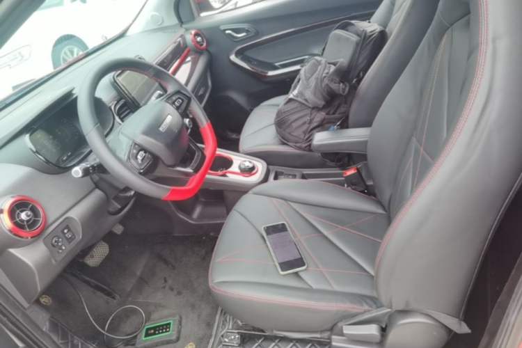 Used Chery QQ Little Ant 2022 Sweet Pink Edition Half-Sugar Version Lithium Iron Phosphate 30 kW 301 km Left Front Seat