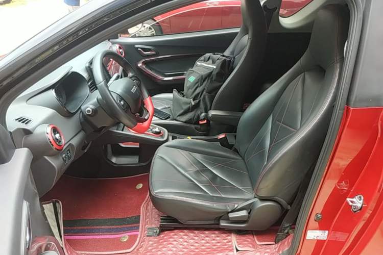 Used Chery QQ Little Ant 2022 Sweet Pink Edition Half-Sugar Version Lithium Iron Phosphate 30 kW 301 km Left Front Seat