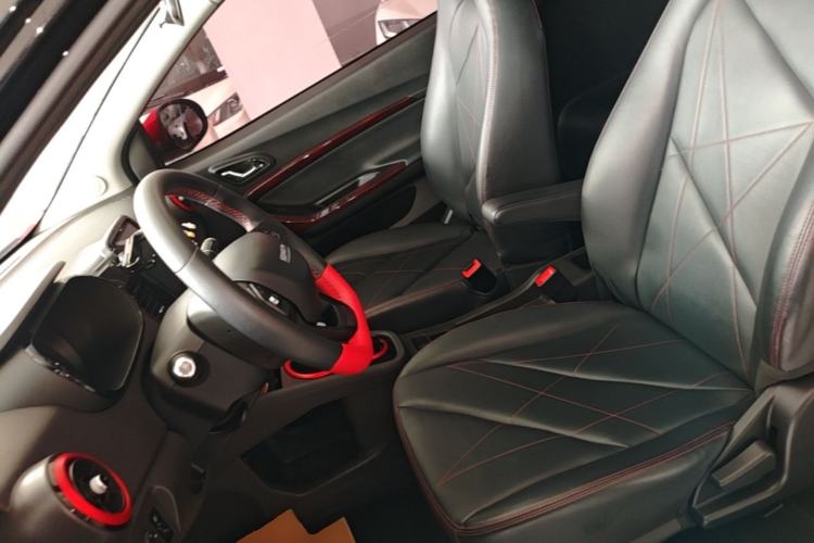 Used Chery QQ Little Ant 2022 Sweet Pink Edition Half-Sugar Version Lithium Iron Phosphate 30 kW 301 km Left Front Seat