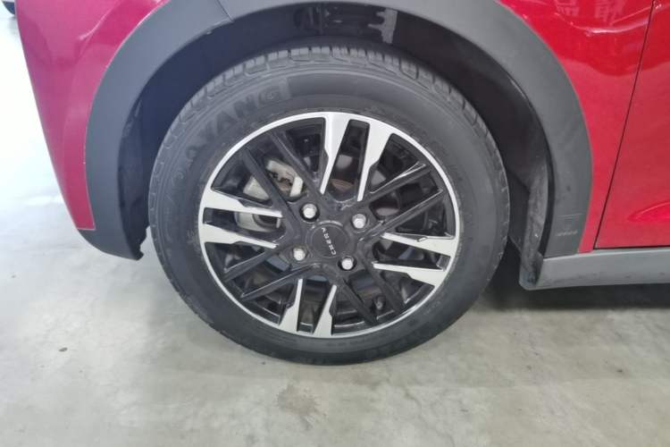 Used Chery QQ Little Ant 2022 Revised Version Sweet Pink Edition Half-Sugar Version Lithium Iron Phosphate 30.7 kWh 30 kW 301 km Left Front Wheel Hub