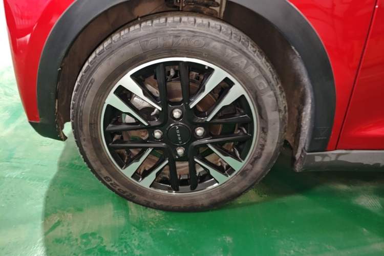 Used Chery QQ Little Ant 2022 Revised Version Sweet Pink Edition Half-Sugar Version Lithium Iron Phosphate 30.7 kWh 30 kW 301 km Left Front Wheel Hub