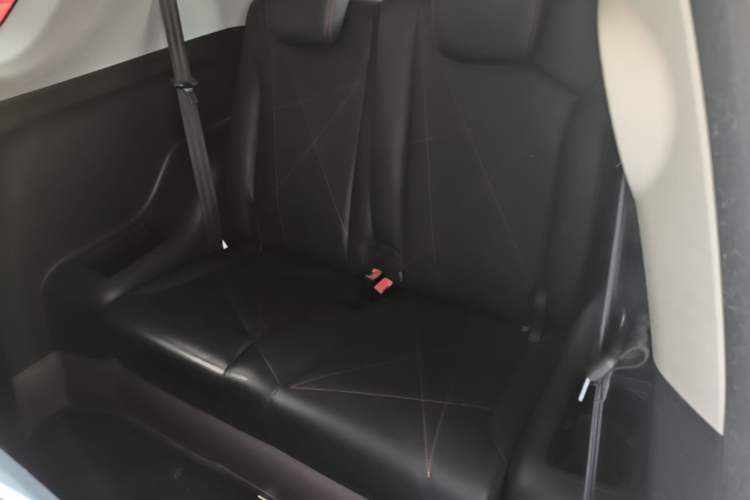 Used Chery QQ Little Ant 2022 Sweet Pink Edition Half-Sugar Version 3-Cell Lithium 30kW 301km Left Rear Seat