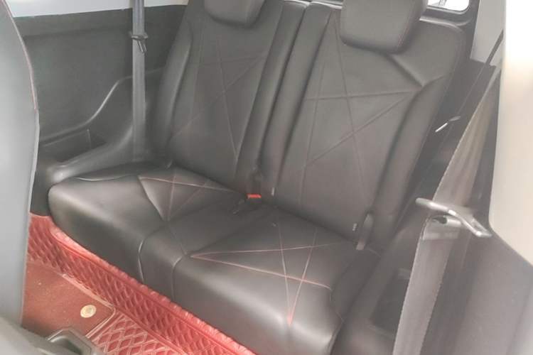 Used Chery QQ Little Ant 2022 Revised Version Sweet Pink Edition Half-Sugar Version Lithium Iron Phosphate 30.7 kWh 30 kW 301 km Left Rear Seat