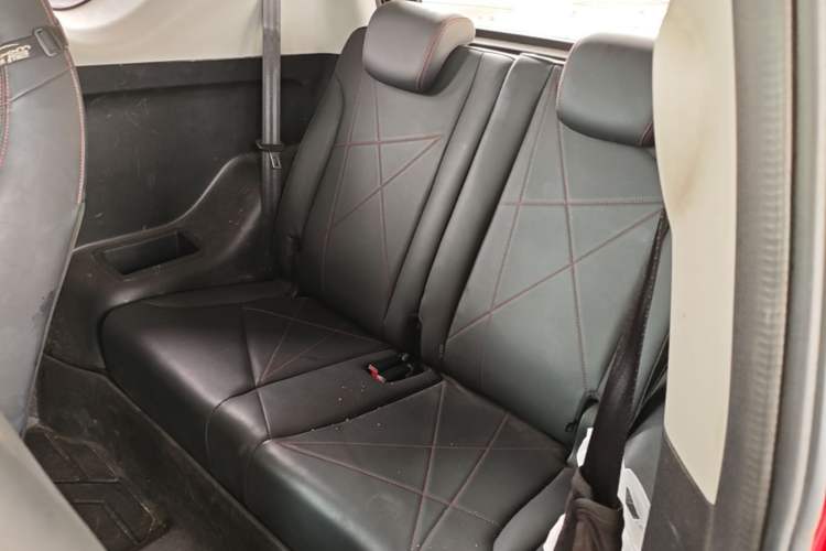 Used Chery QQ Little Ant 2022 Sweet Pink Edition Half-Sugar Version 3-Cell Lithium 30kW 301km Left Rear Seat