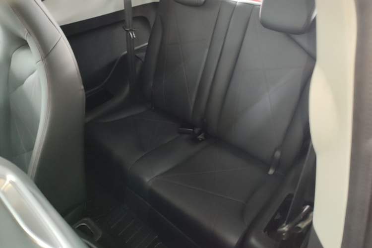 Used Chery QQ Little Ant 2022 Sweet Pink Edition Half-Sugar Version 3-Cell Lithium 30kW 408km Left Rear Seat