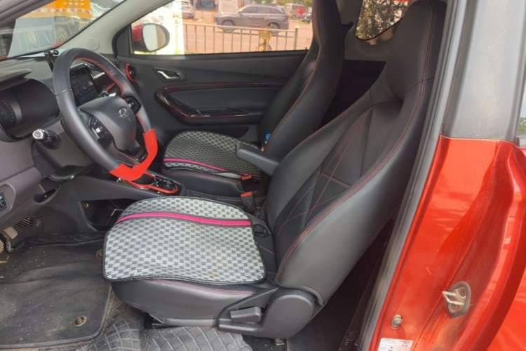 Used Chery QQ Little Ant 2022 Sweet Pink Edition Half-Sugar Version Lithium Iron Phosphate 30 kW 301 km Left Rear Seat