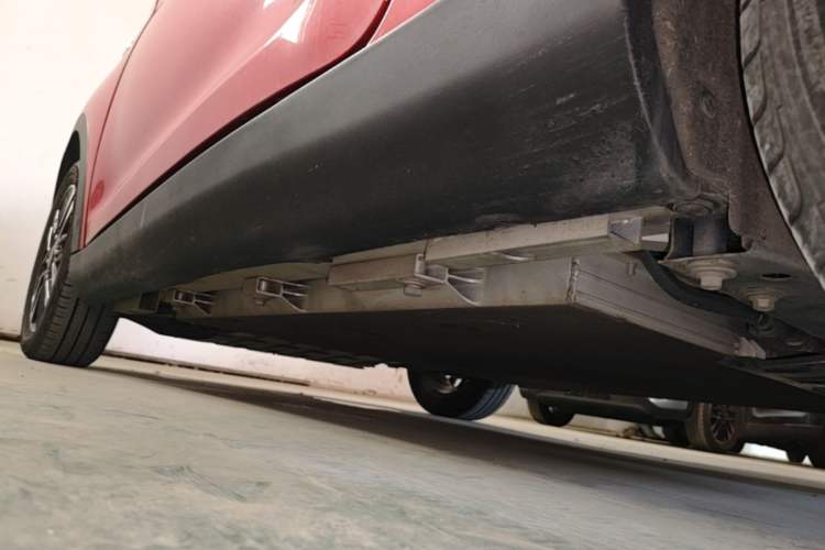 Used Chery QQ Little Ant 2022 Sweet Pink Edition Half-Sugar Version Lithium Iron Phosphate 30 kW 301 km Left Side Sill