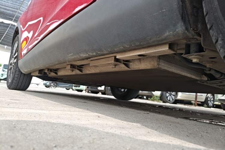 Used Chery QQ Little Ant 2022 Revised Version Sweet Pink Edition Half-Sugar Version Lithium Iron Phosphate 30.7 kWh 30 kW 301 km Left Side Sill