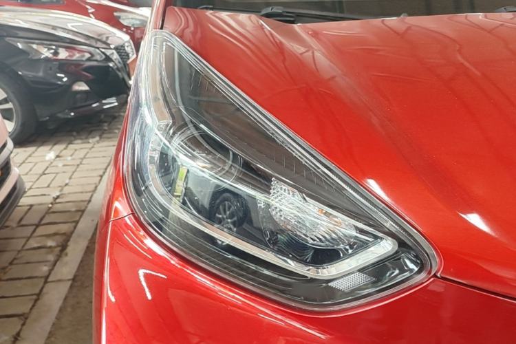 Used Chery QQ Little Ant 2022 Sweet Pink Edition Half-Sugar Version 3-Cell Lithium 30kW 408km Right Front Headlight