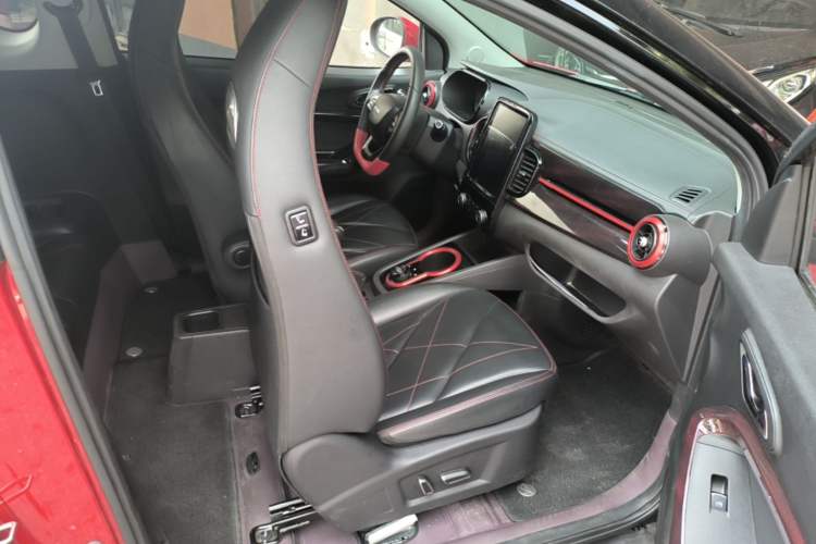 Used Chery QQ Little Ant 2022 Sweet Pink Edition Half-Sugar Version 3-Cell Lithium 30kW 301km Right Front Seat