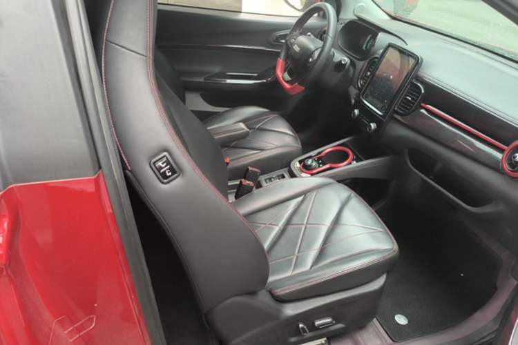 Used Chery QQ Little Ant 2022 Sweet Pink Edition Half-Sugar Version 3-Cell Lithium 30kW 301km Right Front Seat