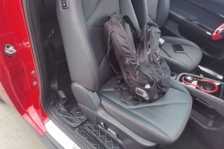 Used Chery QQ Little Ant 2022 Sweet Pink Edition Half-Sugar Version Lithium Iron Phosphate 30 kW 301 km Right Front Seat