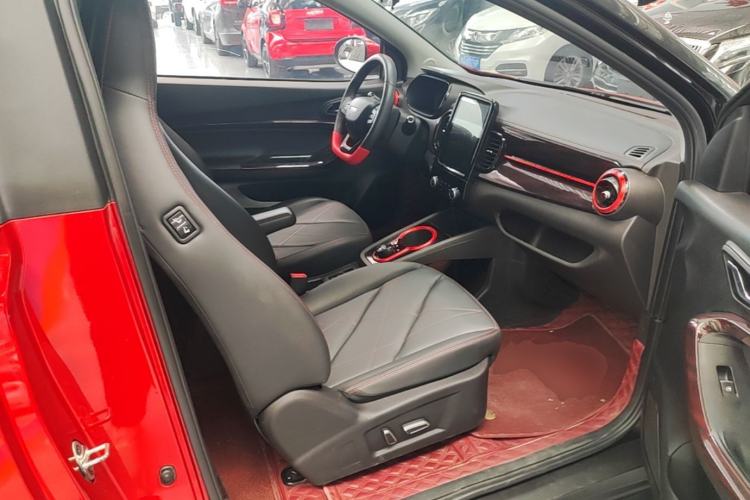 Used Chery QQ Little Ant 2022 Revised Version Sweet Pink Edition Half-Sugar Version Lithium Iron Phosphate 30.7 kWh 30 kW 301 km Right Front Seat