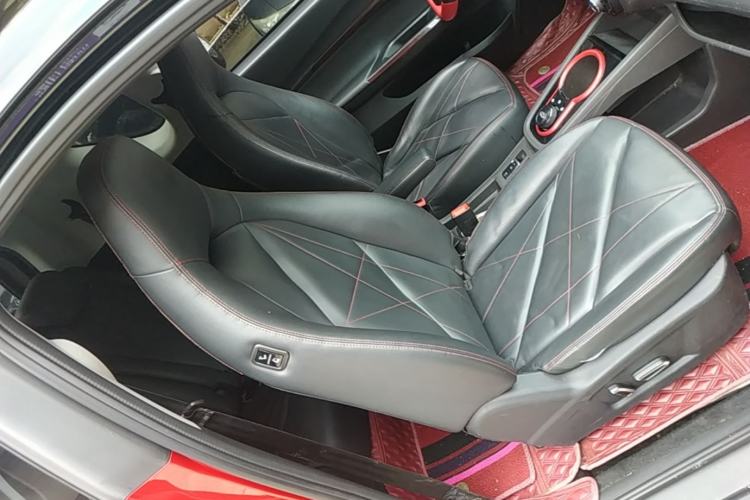 Used Chery QQ Little Ant 2022 Sweet Pink Edition Half-Sugar Version Lithium Iron Phosphate 30 kW 301 km Right Front Seat