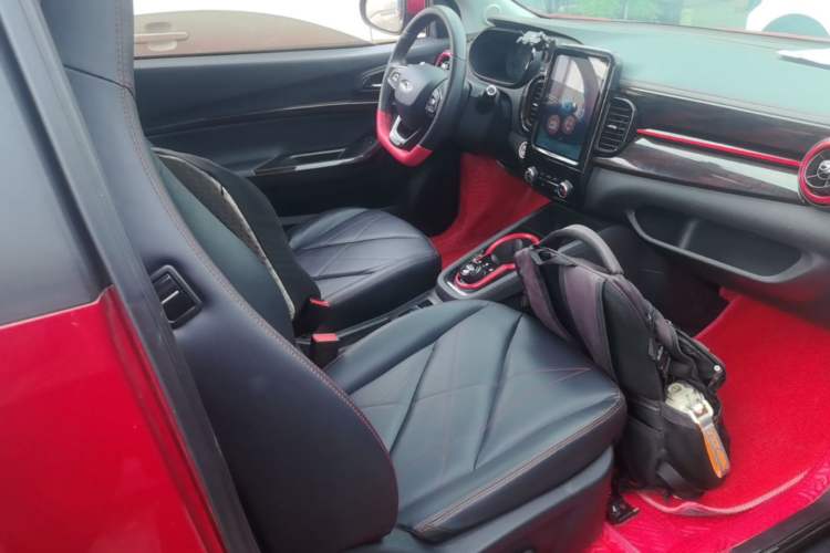 Used Chery QQ Little Ant 2022 Revised Version Sweet Pink Edition Half-Sugar Version Lithium Iron Phosphate 30.7 kWh 30 kW 301 km Right Front Seat