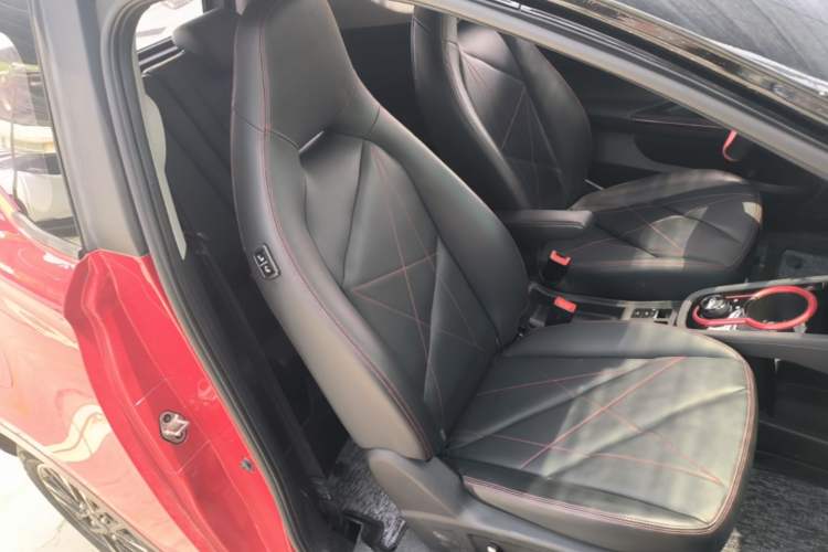 Used Chery QQ Little Ant 2022 Sweet Pink Edition Half-Sugar Version Lithium Iron Phosphate 30 kW 301 km Right Front Seat