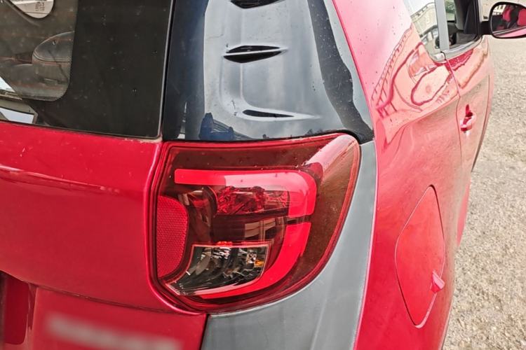 Used Chery QQ Little Ant 2022 Sweet Pink Edition Half-Sugar Version 3-Cell Lithium 30kW 301km Right Rear Taillight