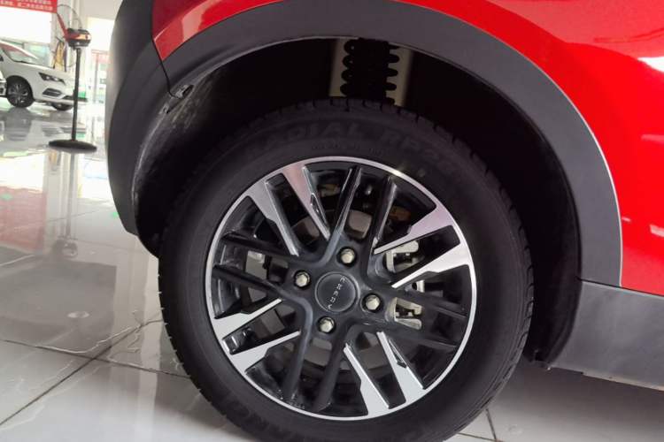 Used Chery QQ Little Ant 2022 Sweet Pink Edition Half-Sugar Version Lithium Iron Phosphate 30 kW 301 km Right Rear Wheel Hub