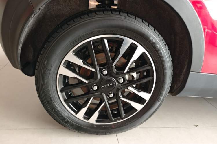 Used Chery QQ Little Ant 2022 Sweet Pink Edition Half-Sugar Version Lithium Iron Phosphate 30 kW 301 km Right Rear Wheel Hub