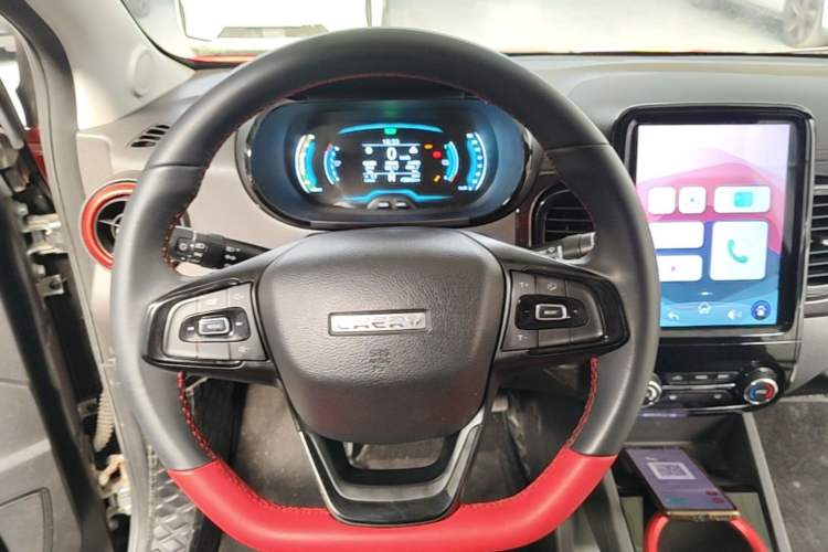 Used Chery QQ Little Ant 2022 Revised Version Sweet Pink Edition Half-Sugar Version Lithium Iron Phosphate 30.7 kWh 30 kW 301 km Steering Wheel