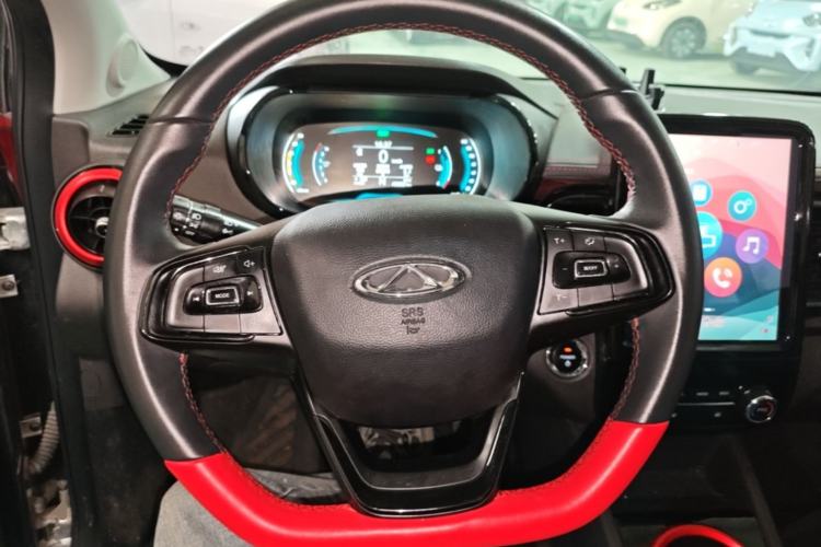 Used Chery QQ Little Ant 2022 Revised Version Sweet Pink Edition Half-Sugar Version Lithium Iron Phosphate 30.7 kWh 30 kW 301 km Steering Wheel