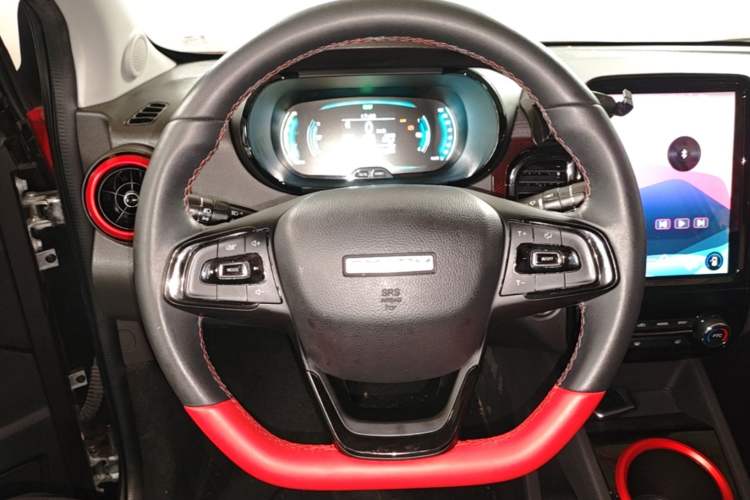 Used Chery QQ Little Ant 2022 Sweet Pink Edition Half-Sugar Version Lithium Iron Phosphate 30 kW 301 km Steering Wheel