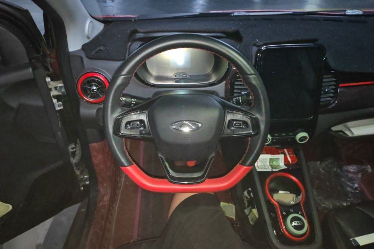 Used Chery QQ Little Ant 2022 Sweet Pink Edition Half-Sugar Version Lithium Iron Phosphate 30 kW 301 km Steering Wheel