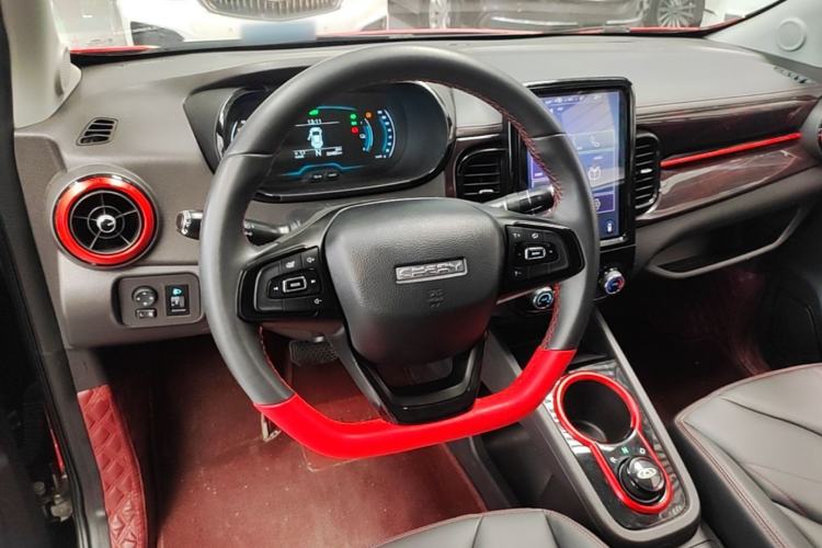Used Chery QQ Little Ant 2022 Revised Version Sweet Pink Edition Half-Sugar Version Lithium Iron Phosphate 30.7 kWh 30 kW 301 km Steering Wheel