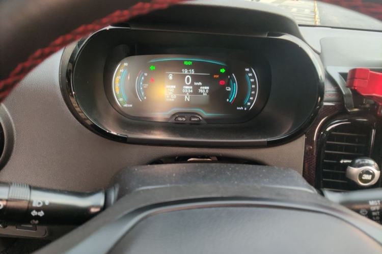 Used Chery QQ Little Ant 2022 Sweet Pink Edition Half-Sugar Version 3-Cell Lithium 30kW 301km Steering Wheel