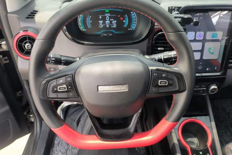 Used Chery QQ Little Ant 2022 Sweet Pink Edition Half-Sugar Version Lithium Iron Phosphate 30 kW 301 km Steering Wheel