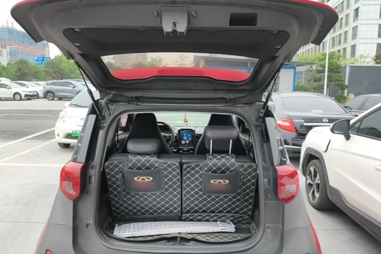 Used Chery QQ Little Ant 2022 Revised Version Sweet Pink Edition Half-Sugar Version Lithium Iron Phosphate 30.7 kWh 30 kW 301 km Trunk