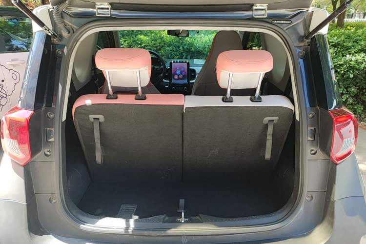 Used Chery QQ Little Ant 2022 Restyled Version Sweet Pink Edition Half-Sugar Version 30.6 kWh 30 kW 301 km Trunk