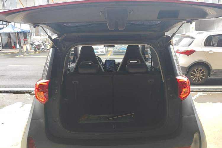 Used Chery QQ Little Ant 2022 Sweet Pink Edition Half-Sugar Version Lithium Iron Phosphate 29.2 kWh 30 kW 301 km Trunk