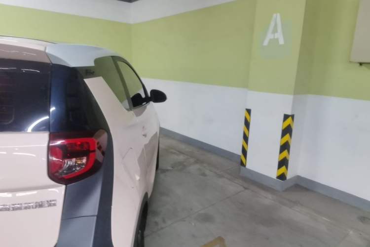 Used Chery QQ Little Ant 2022 Revised Version Sweet Pink Edition Half-Sugar Version Lithium Iron Phosphate 30.7 kWh 30 kW 301 km Right Rear Taillight
