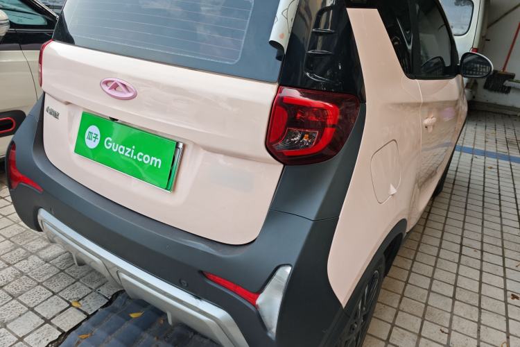 Used Chery QQ Little Ant 2022 Sweet Pink Edition Half-Sugar Version 3-Cell Lithium 30kW 301km Right Rear Taillight