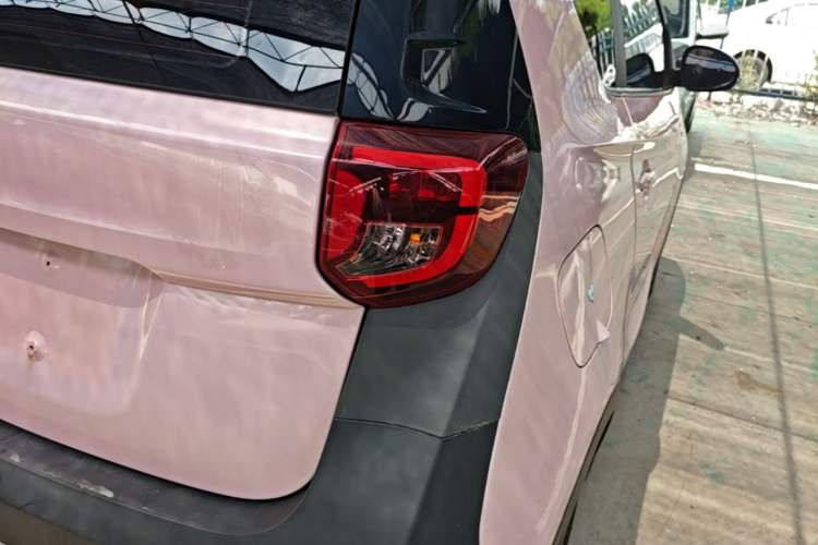 Used Chery QQ Little Ant 2022 Updated Version Sweet Pink Edition Full Sugar Version Lithium Iron Phosphate 30.7 kWh 30 kW 301 km Right Rear Taillight