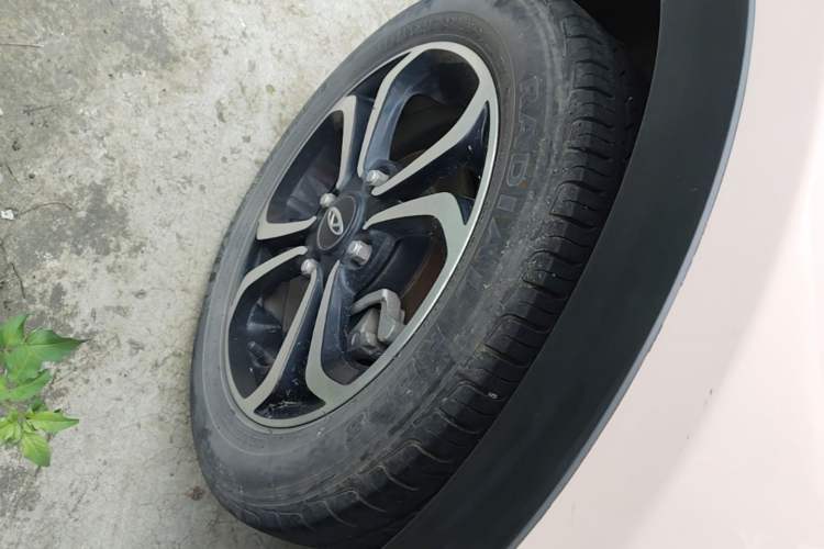 Used Chery QQ Little Ant 2022 Me 301km Rococo Lithium Iron Phosphate Right Rear Wheel Hub