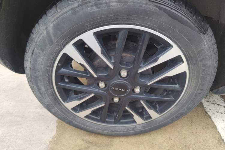 Used Chery QQ Little Ant 2022 Restyled Version Sweet Pink Edition Low-Sugar Version Lithium Iron Phosphate Battery 30.7 kWh 30 kW 301 km Right Rear Wheel Hub