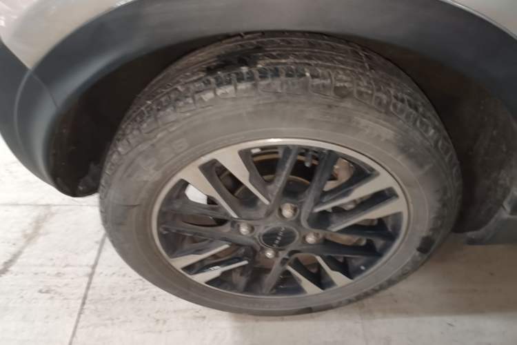Used Chery QQ Little Ant 2022 Updated Version Sweet Pink Edition Full Sugar Version Lithium Iron Phosphate 30.7 kWh 30 kW 301 km Right Rear Wheel Hub
