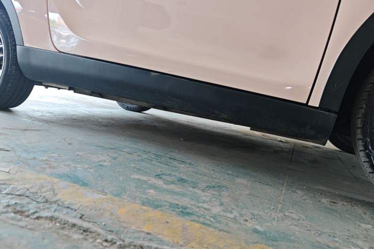Used Chery QQ Little Ant 2022 Sweet Pink Edition Half-Sugar Version Lithium Iron Phosphate 30 kW 301 km Right Side Sill