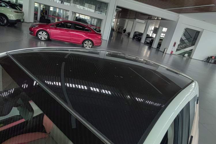 Used Chery QQ Little Ant 2022 Sweet Pink Edition Half-Sugar Version Lithium Iron Phosphate 29.2 kWh 30 kW 301 km Roof