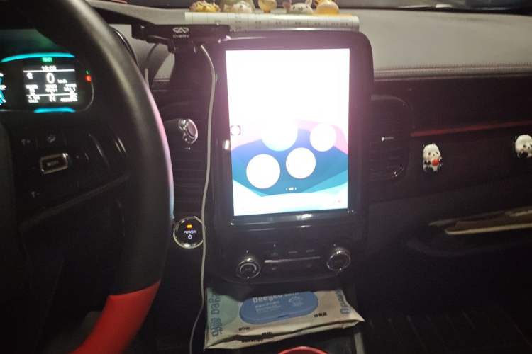 Used Chery QQ Little Ant 2022 Sweet Pink Edition Half-Sugar Version 3-Cell Lithium 30kW 301km Audio And AC Panel