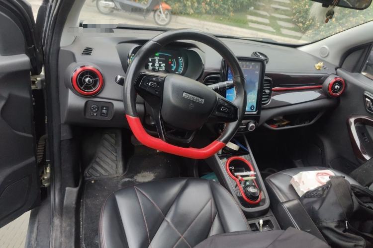 Used Chery QQ Little Ant 2022 Sweet Pink Edition Half-Sugar Version 3-Cell Lithium 30kW 301km Center Console
