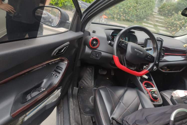 Used Chery QQ Little Ant 2022 Sweet Pink Edition Half-Sugar Version 3-Cell Lithium 30kW 301km Driver Seat